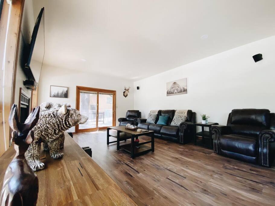 Kathys Cabin, King Bed, Hot Tub, Near-Nau & Downtown Attractions, Perfect Year-Round Mountain Getaway Флагстаф Екстериор снимка
