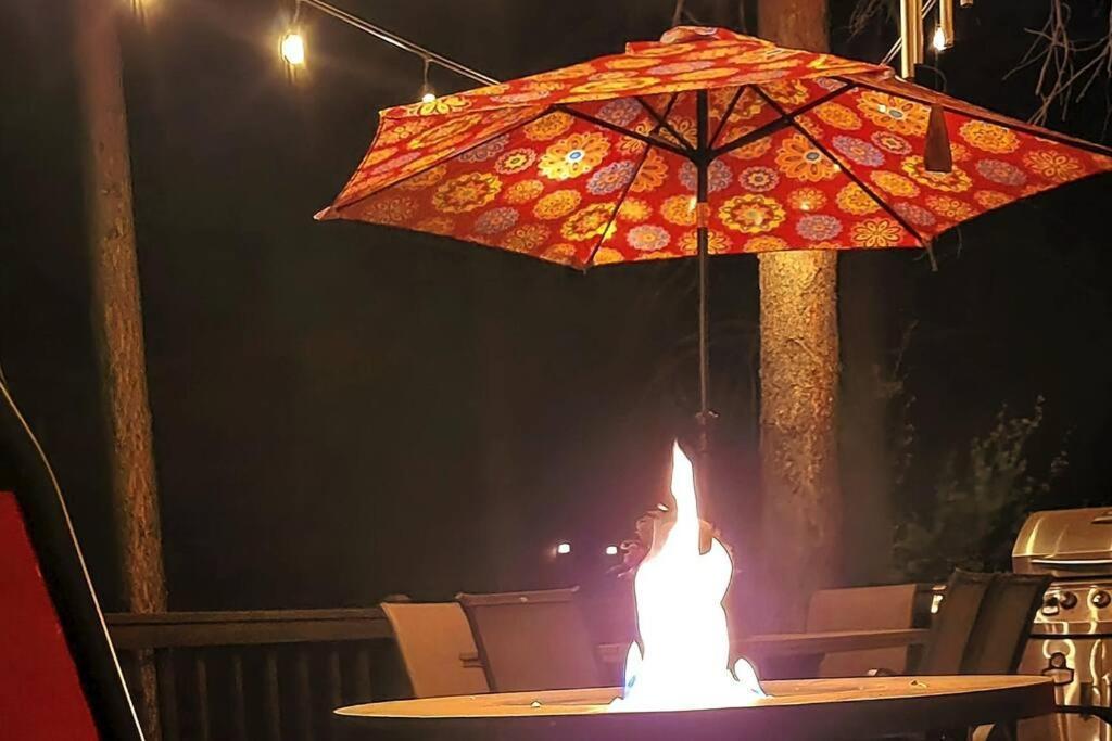 Kathys Cabin, King Bed, Hot Tub, Near-Nau & Downtown Attractions, Perfect Year-Round Mountain Getaway Флагстаф Екстериор снимка