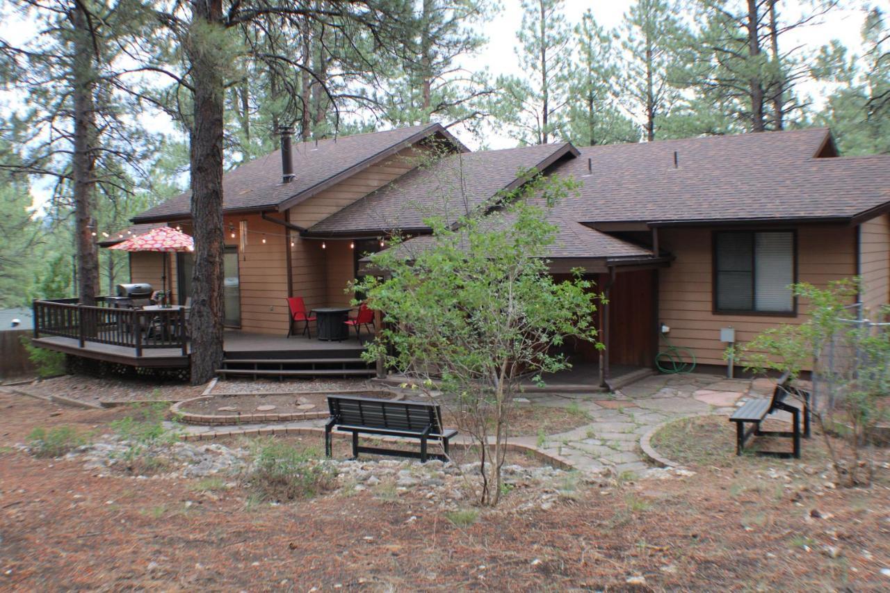 Kathys Cabin, King Bed, Hot Tub, Near-Nau & Downtown Attractions, Perfect Year-Round Mountain Getaway Флагстаф Екстериор снимка