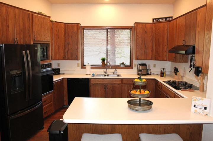 Kathys Cabin, King Bed, Hot Tub, Near-Nau & Downtown Attractions, Perfect Year-Round Mountain Getaway Флагстаф Екстериор снимка